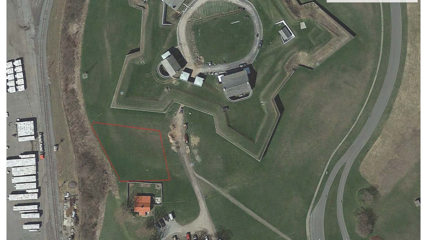 1821 Lighthouse Location Based on Survey