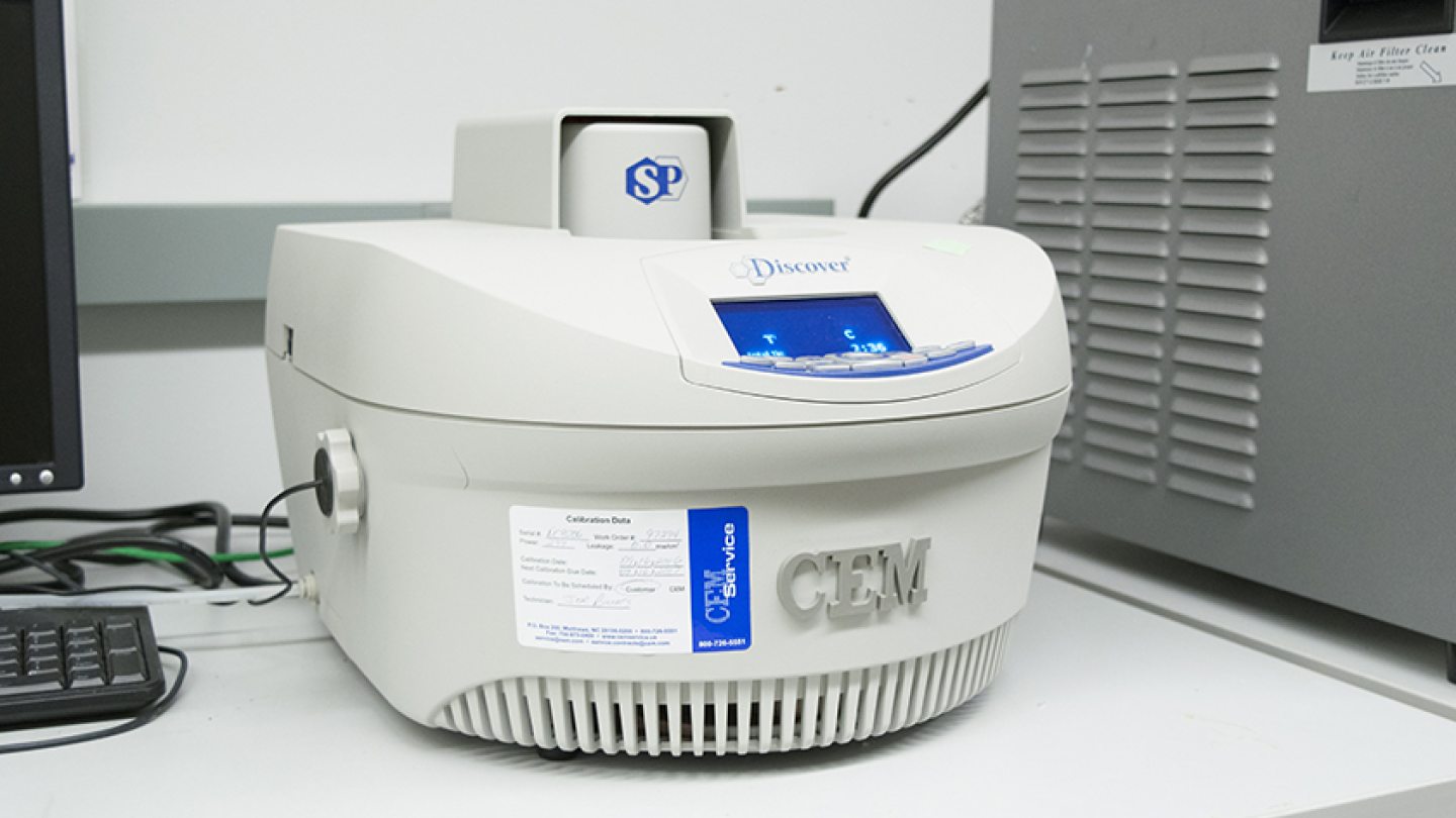 A CEM Discover microwave synthesizer