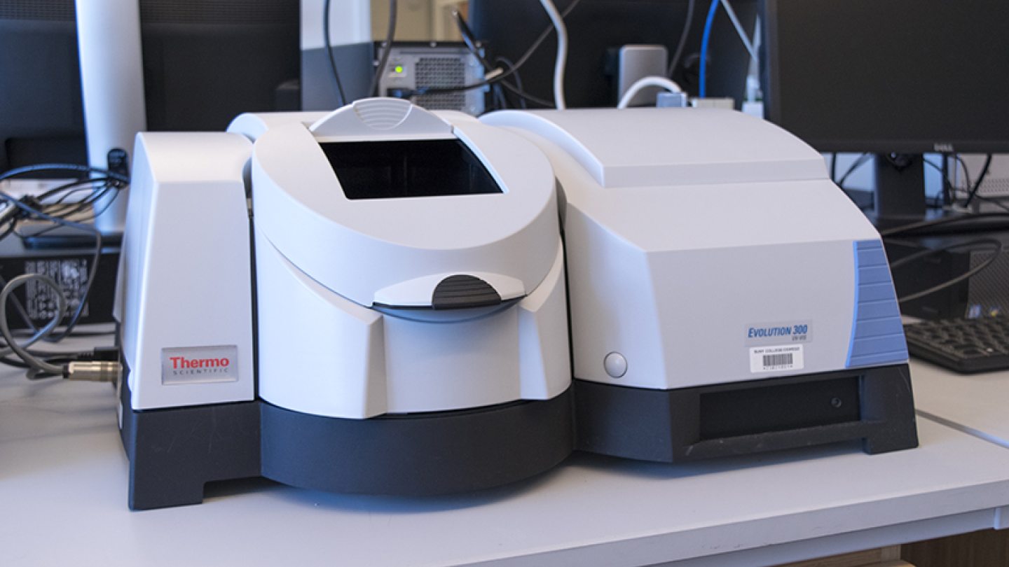Thermo Scientific Evolution 300 UV-Vis spectrophotometer 