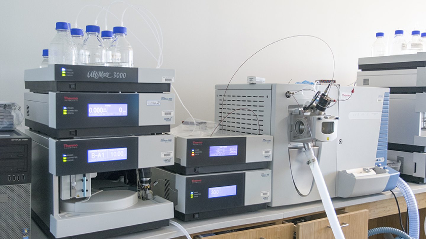 Thermo Fisher Scientific liquid chromatography system