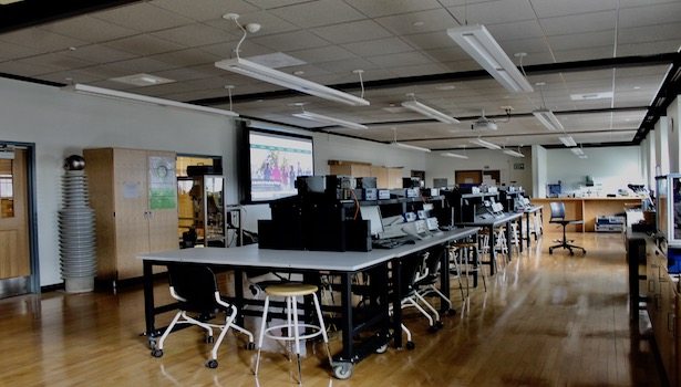 Side angle of the back of the classroom.