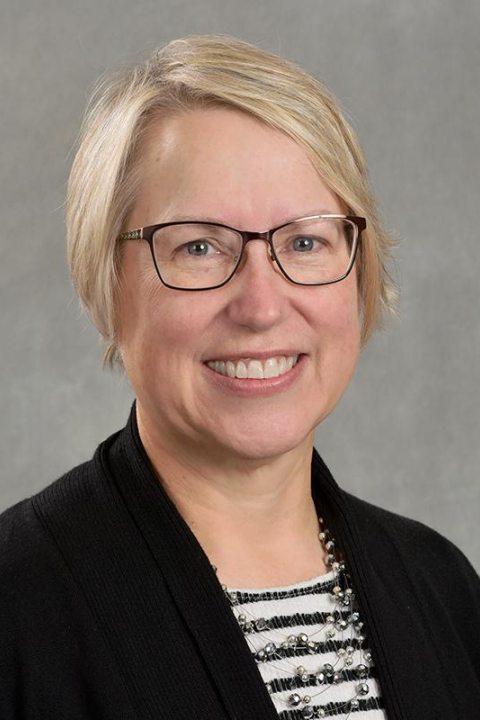 headshot of Beth Smith