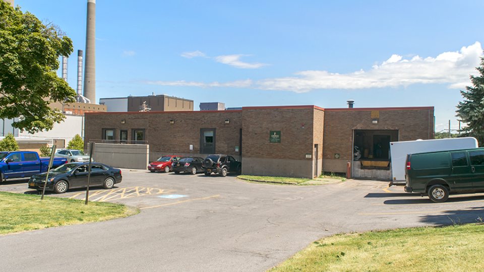 Service building 20 garage
