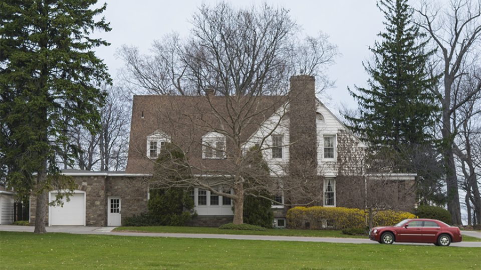 shady shore residence