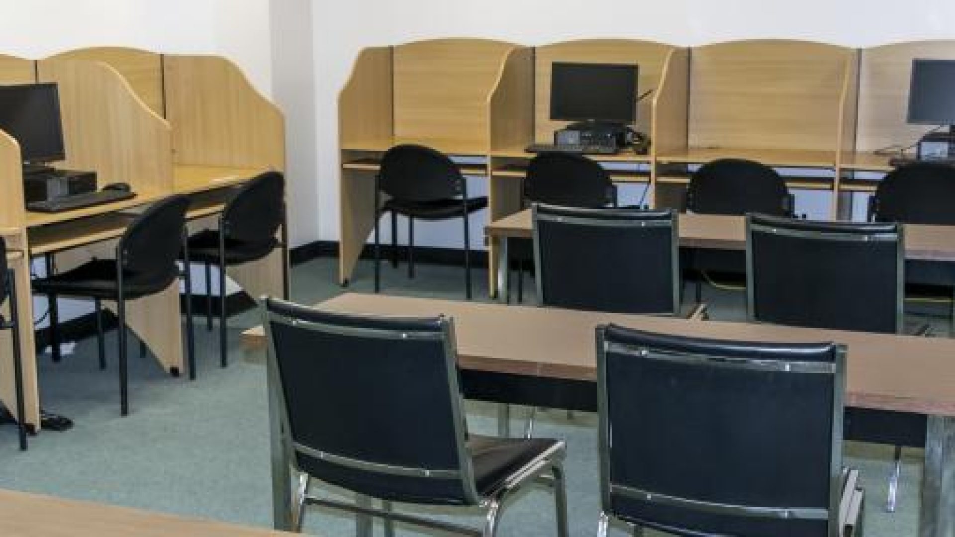 Desk cubicles