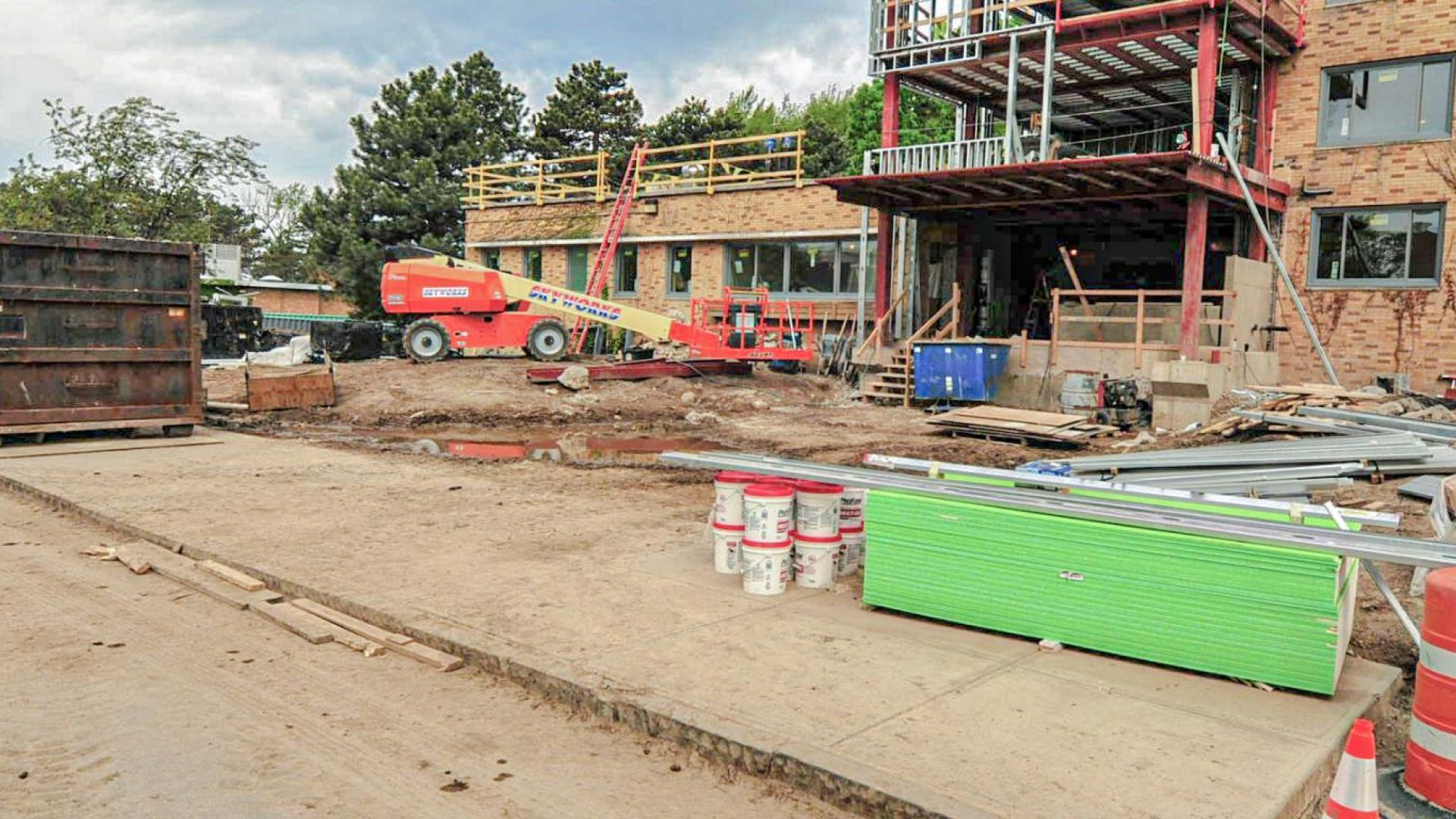 building construction site on SUNY Oswego's campus
