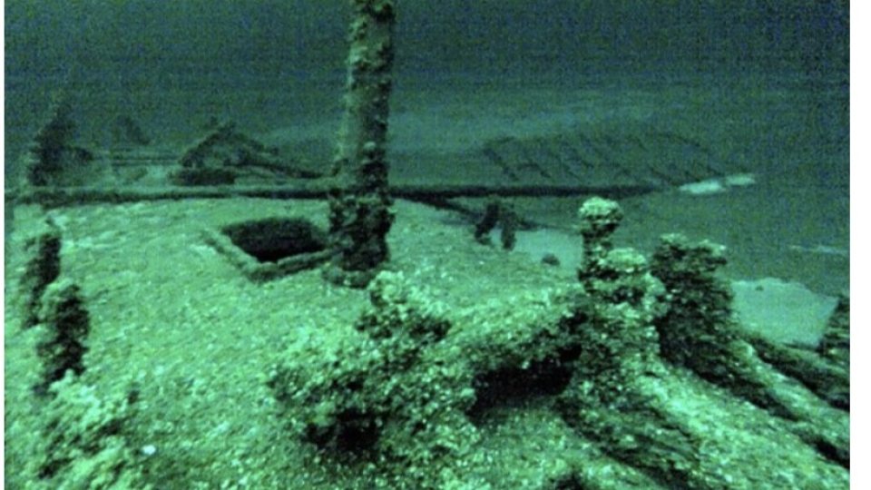Underwater Shipwreck in Lake Ontario