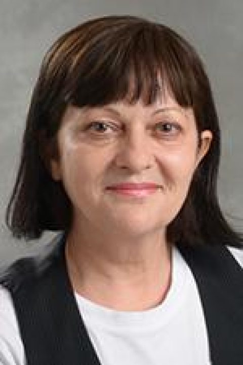 headshot of Lenuta Giukin