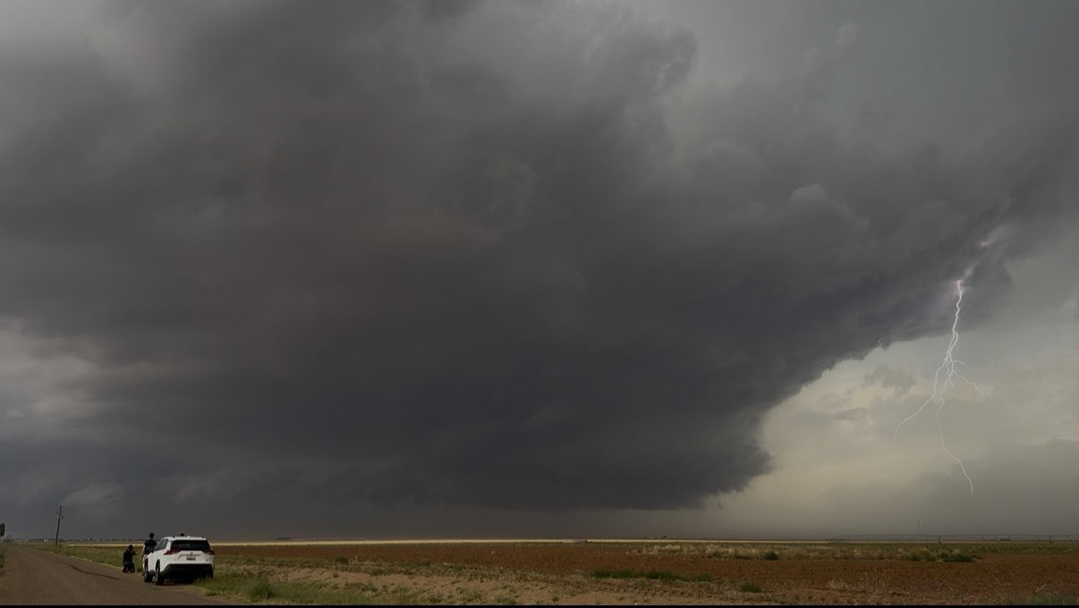  SUNY Oswego’s storm-chasing team observed severe weather on May 29 including a massive supercell with lightning near Lamesa. (Zoe Bush photo)