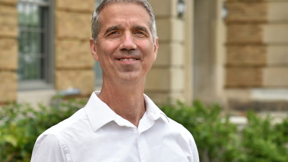 School of Education faculty member Carlo Cuccaro’s exceptional ability to teach, connect with students and provide professional expertise have earned a 2023 SUNY Chancellor’s Award for Excellence in Adjunct Teaching