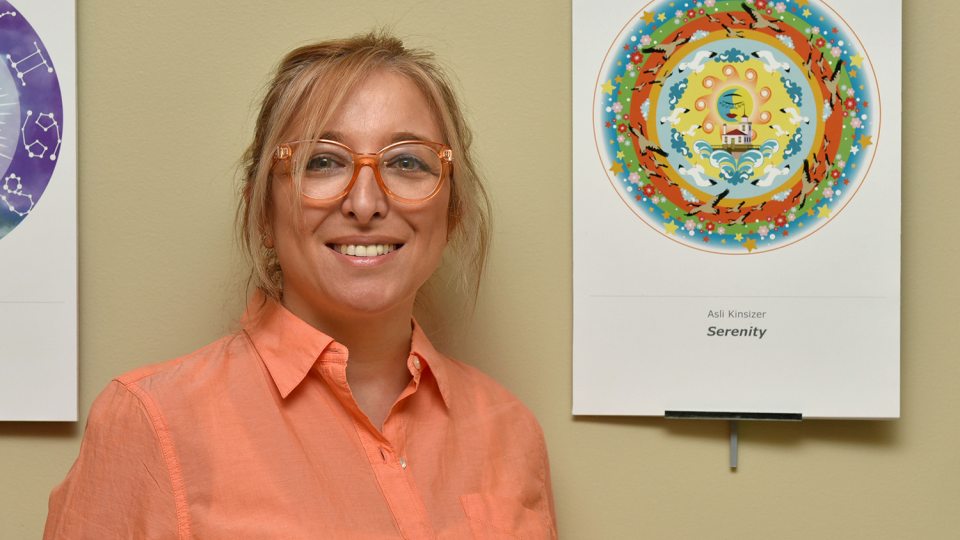 Asli Kinsizer with her mandala model