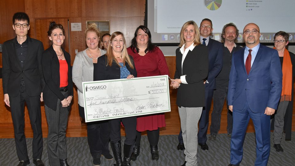 Faculty participate in 3-minute presentation competition about their research