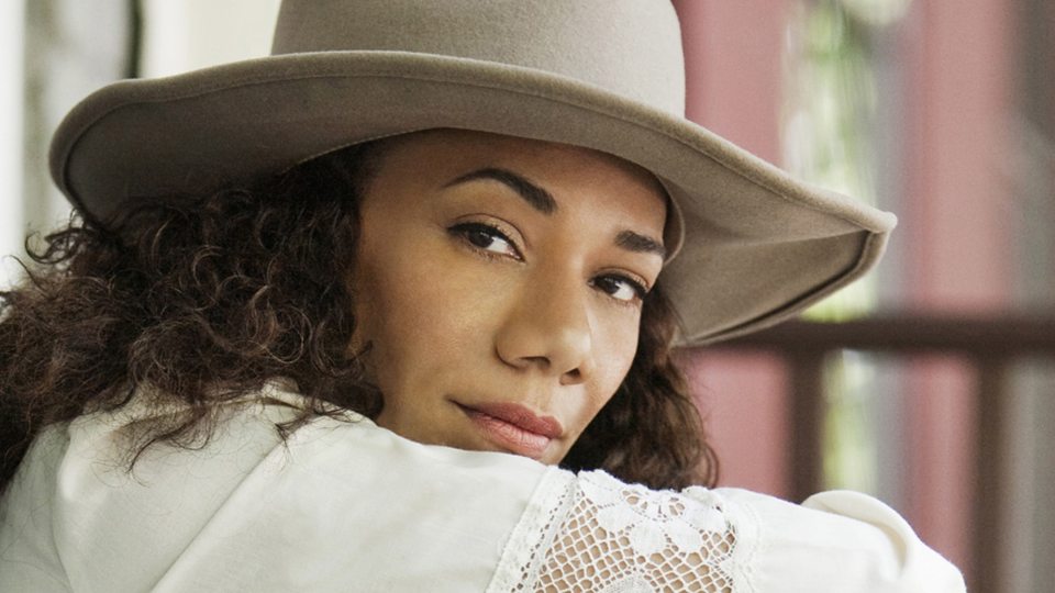 Native American and African-American singer/songwriter Martha Redbone