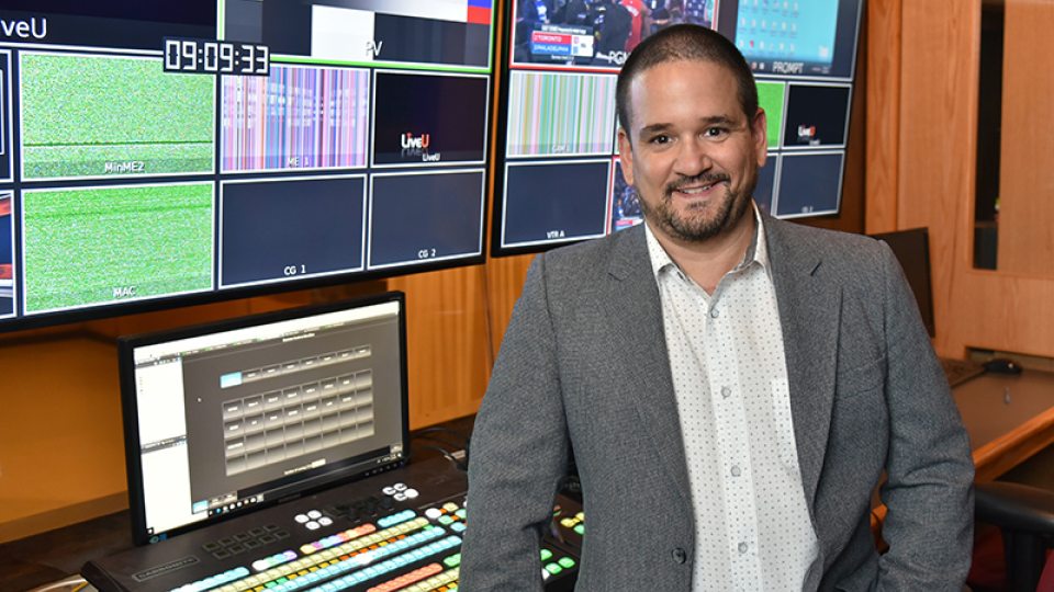 Francisco Suarez teaches SUNY Oswego students about filmmaking and storytelling