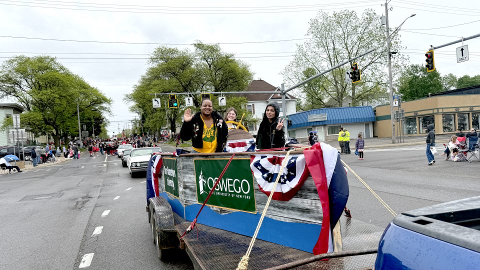 Lakers participate in the Fulton Memorial Day Parade