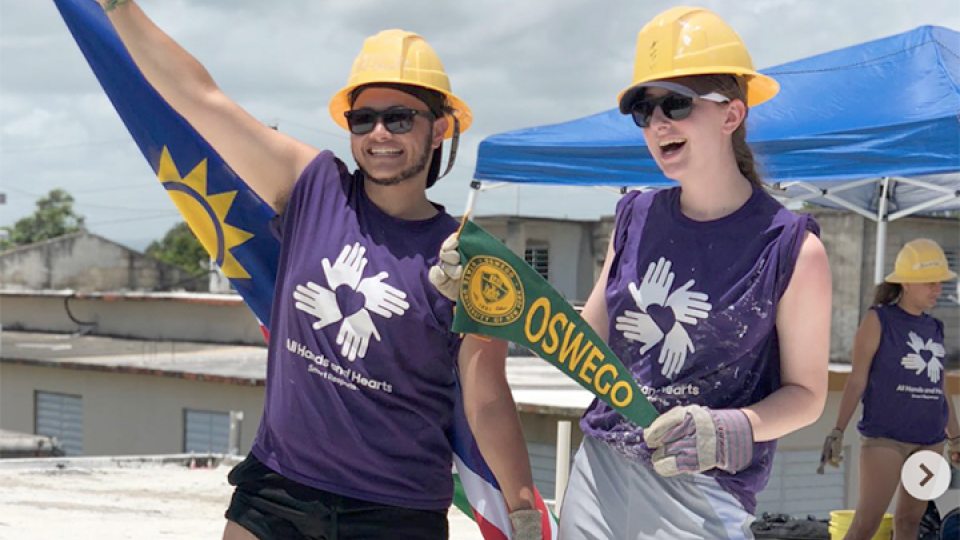 Volunteers represent Oswego during Puerto Rico work