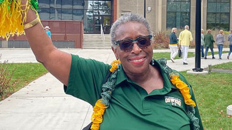 When Dr. Yvonne Spicer ’84 M’85 challenged Graduates Of the Last Decade (GOLD) to Give to What They Love about Oswego during the month of February, they responded in true Laker fashion.