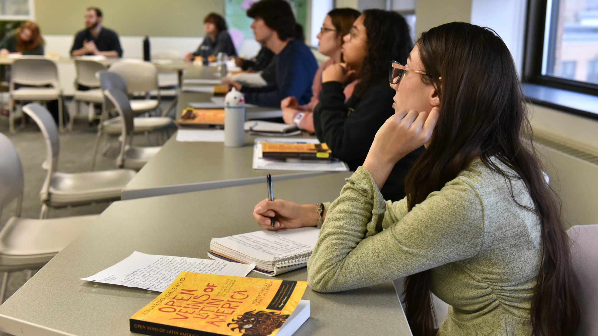 <span>English</span>
 header image