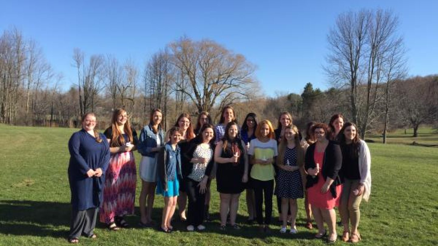 group of Psi Chi inductees 
