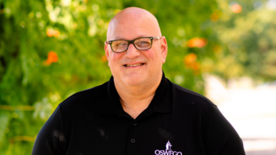 A photo of Dr. Daniel Ofstein