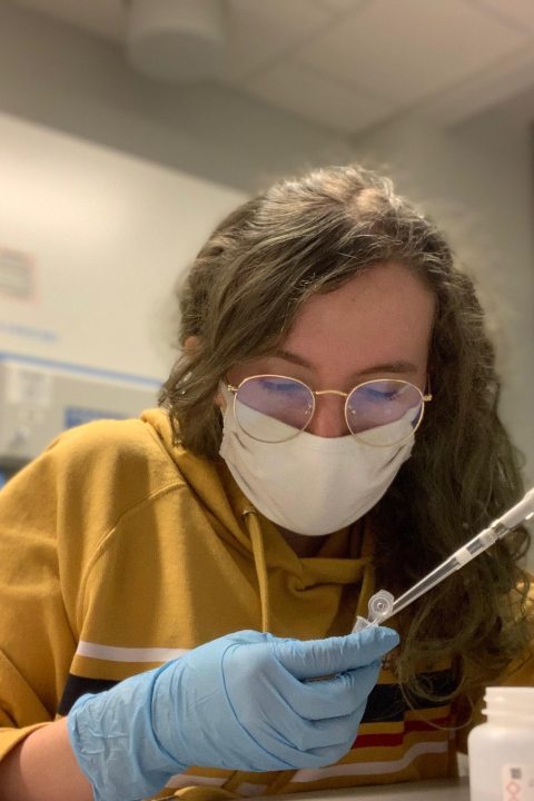 Caitlyn Stearns in the lab