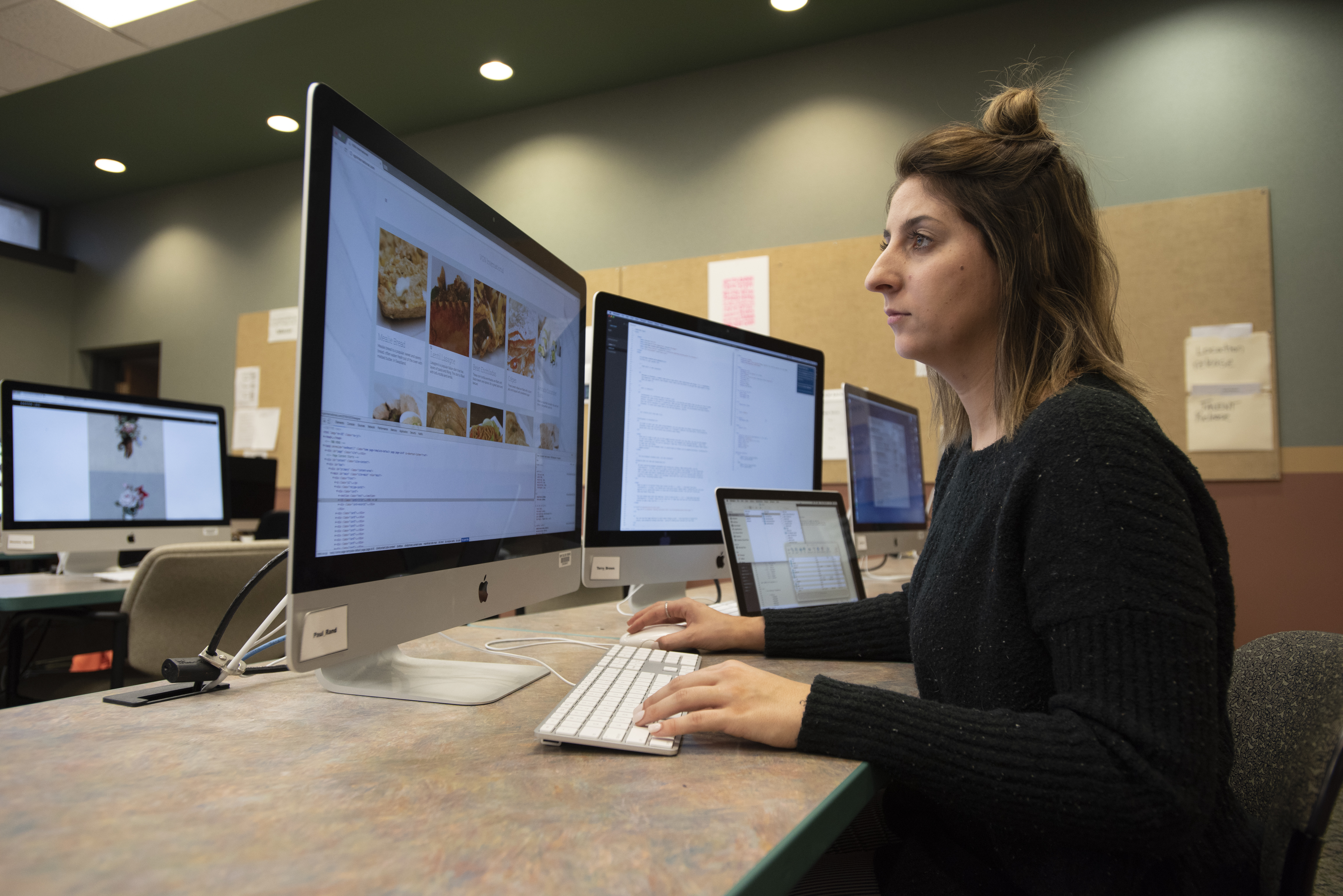 <span>Digital Media and Communication Design</span>
 Image