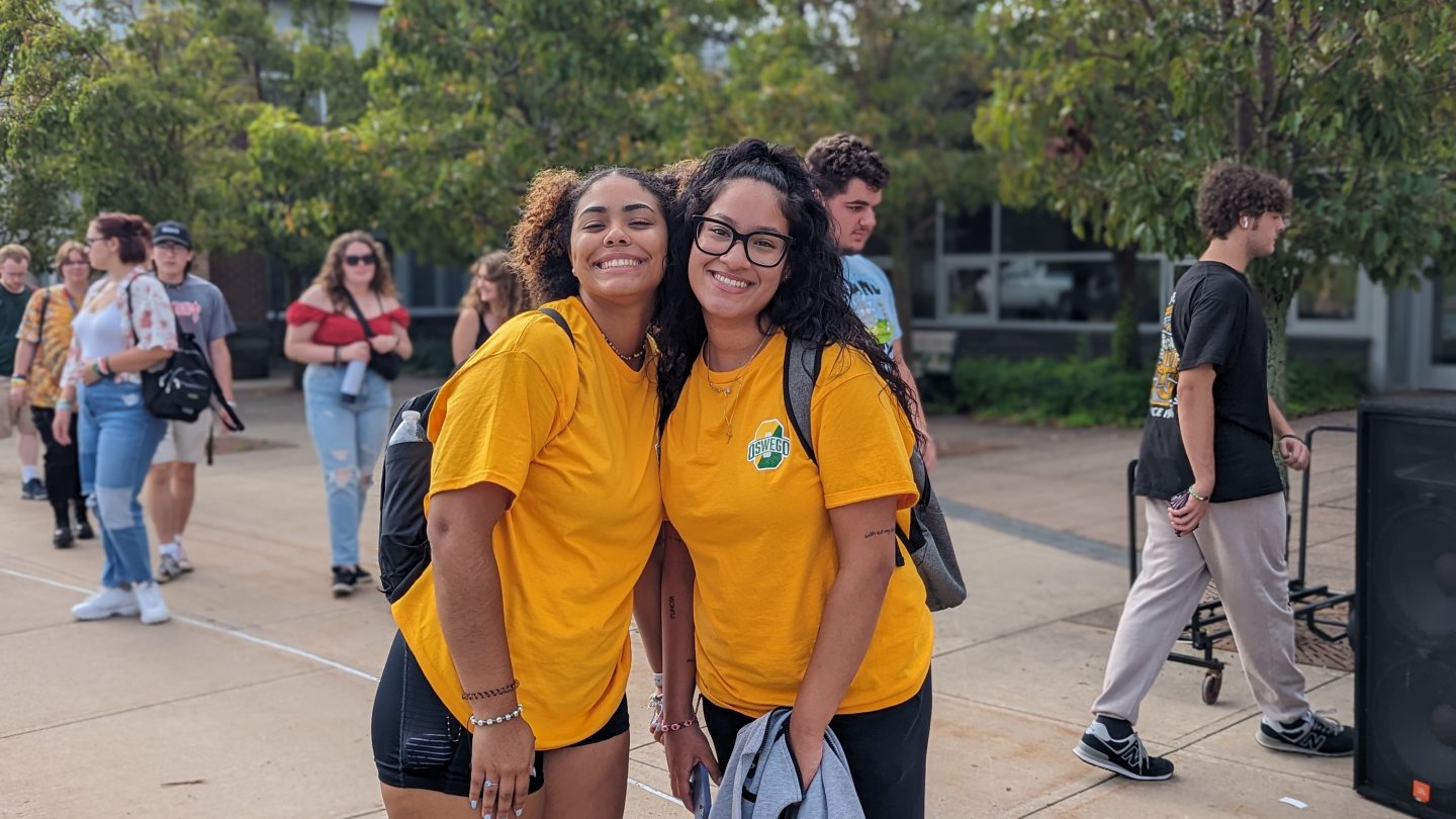 Laker Links Sam &amp; Keila at Paint the Road!