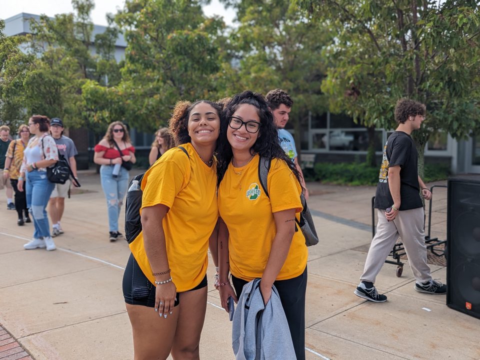 Laker Links Sam &amp; Keila at Paint the Road!