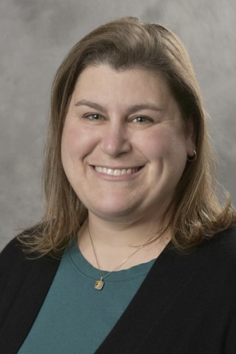 Head shot of Shelly Sloan