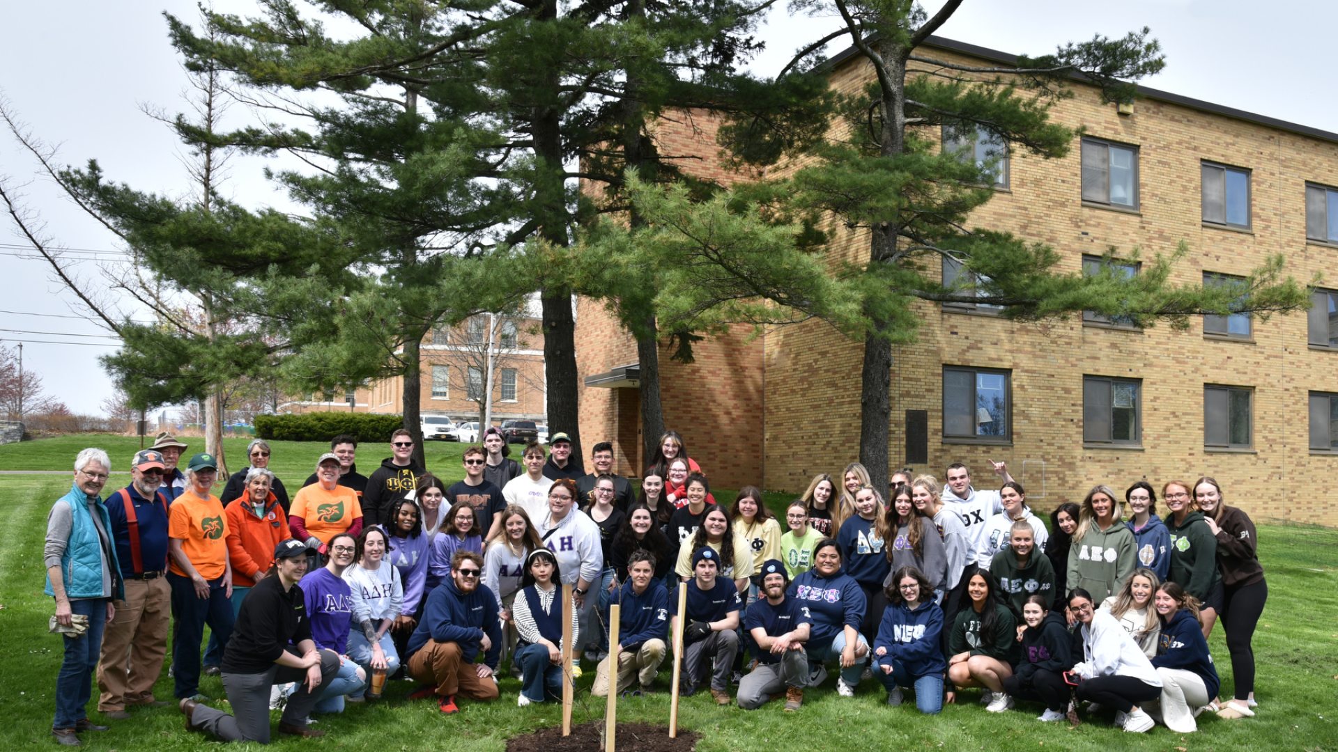 Students volunteering at Arbor Day