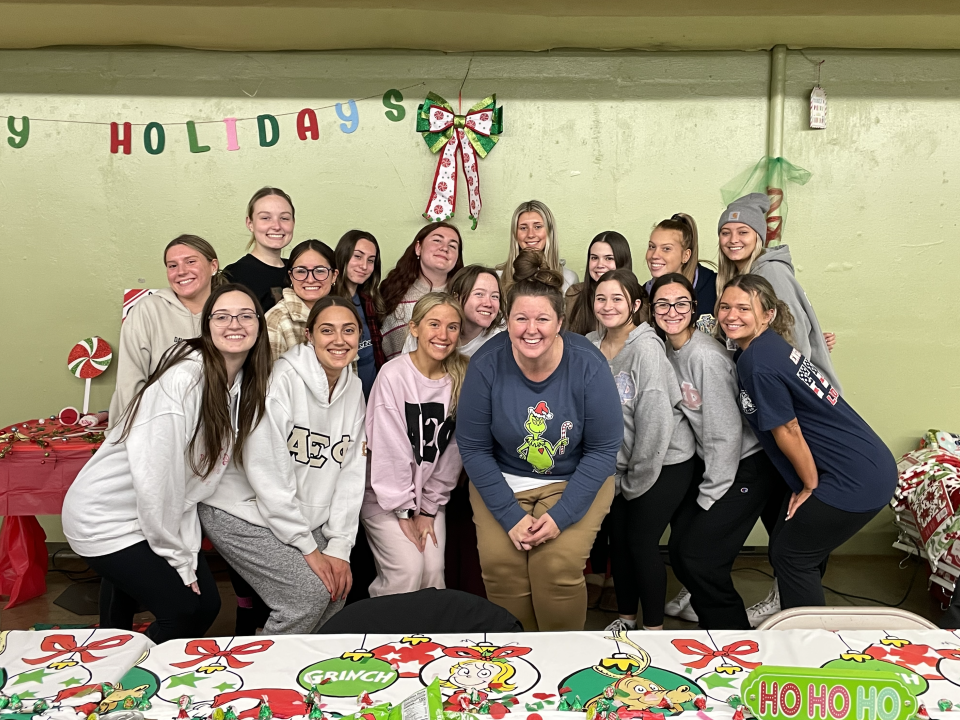 Sisters of Alpha Epsilon Phi sorority