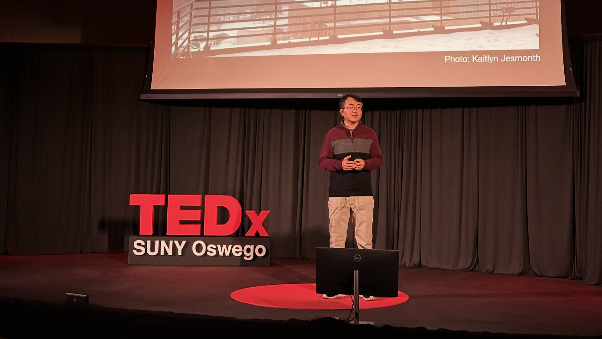 Dr Yonggang Wang on the TEDx SUNY Oswego stage