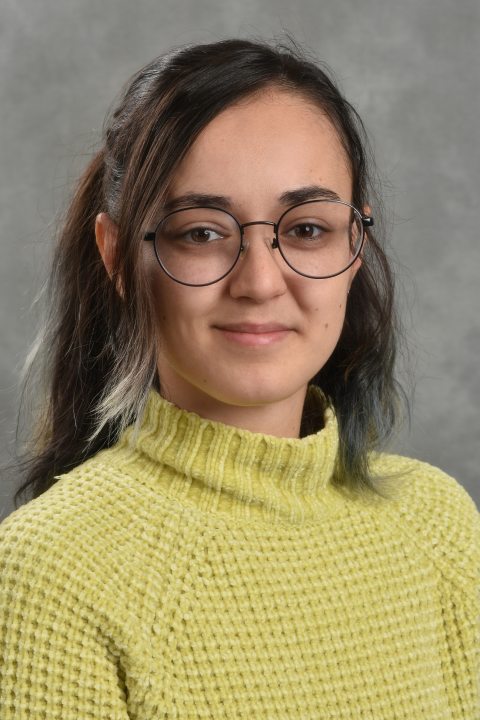 Ana's headshot